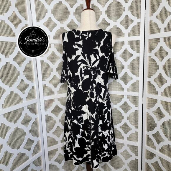 Ann Taylor Black & White Floral Cold Shoulder Sweater Dress Size Large - Picture 6 of 10